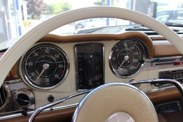 MERCEDES BENZ 250 SL PAGODE AUTOMATIQUE 1967