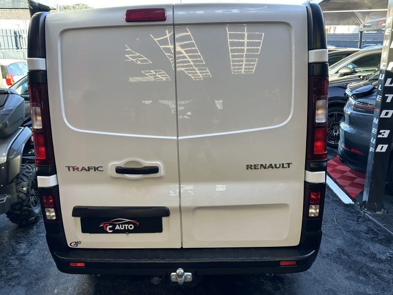 RENAULT TRAFIC III Camionnette 2015