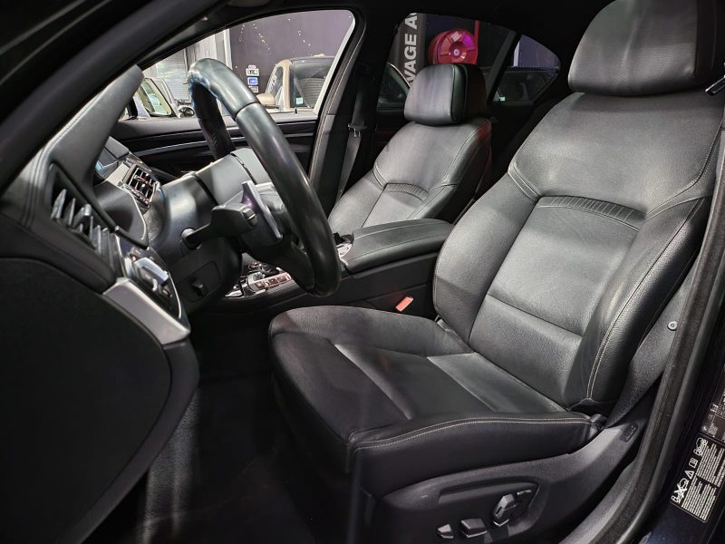 BMW SERIE 5 530d 258cv X DRIVE BVA PACK M / VIRTUAL COCKPIT / TOIT OUVRANT / SIEGES ELECTRIQUES / CA