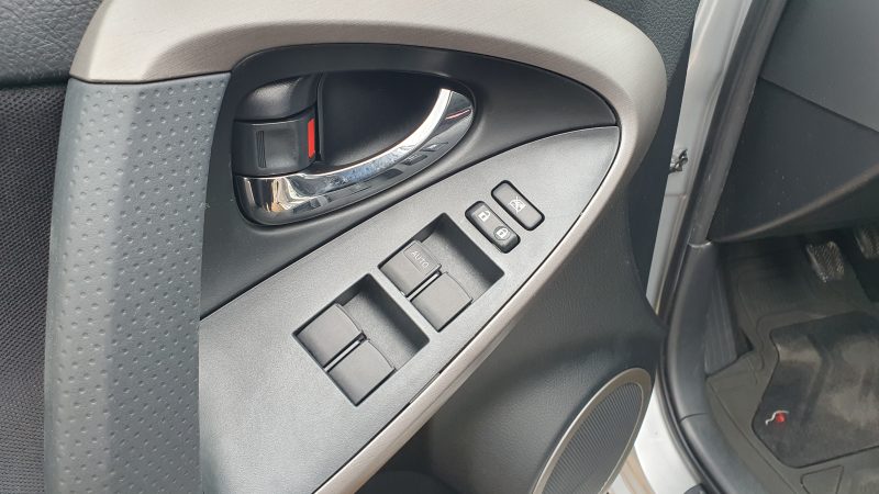 TOYOTA RAV 4 III 2.2 D-CAT 4WD 177ch CLEAN POWER