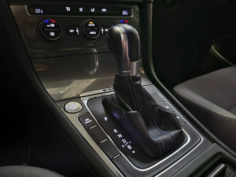 VOLKSWAGEN GOLF E-GOLF VII 115cv REGULATEUR ADAPTATIF / CAMERA DE RECUL / KEYLESS