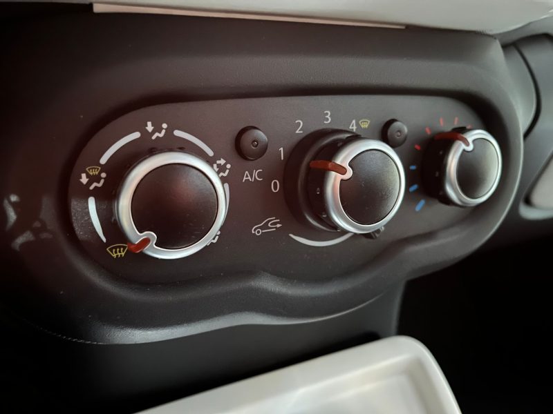 1.0 SCe 71 cv LIMITED / REGULATEUR / BLUETOOTH