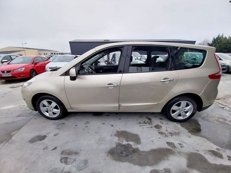 RENAULT Grand Scenic III 1.5 dCi 110 Dynamique