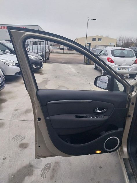 RENAULT Grand Scenic III 1.5 dCi 110 Dynamique