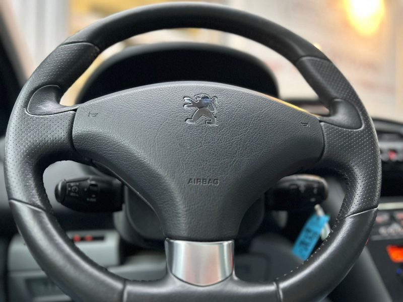 PEUGEOT 3008 Monospace 2011