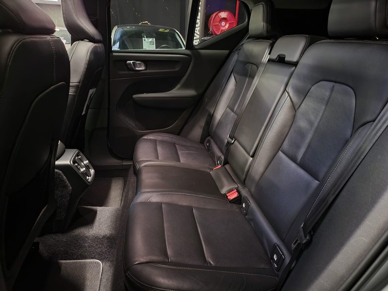 VOLVO XC40 D3 150cv GEARTRONIC8 INSCRIPTION LUXE / 1ER MAIN / SUIVI VOLVO / TOIT OUVRANT / CARP