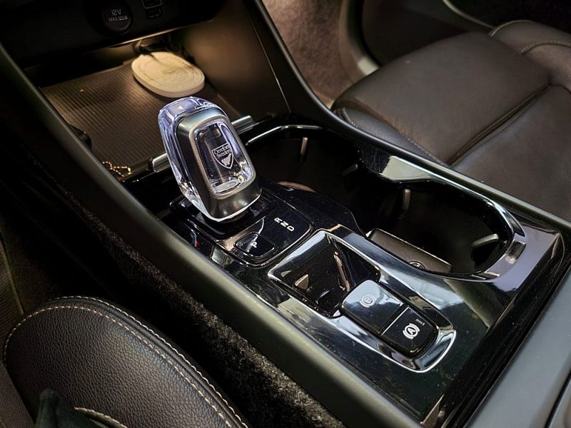 VOLVO XC40 D3 150cv GEARTRONIC8 INSCRIPTION LUXE / 1ER MAIN / SUIVI VOLVO / TOIT OUVRANT / CARP