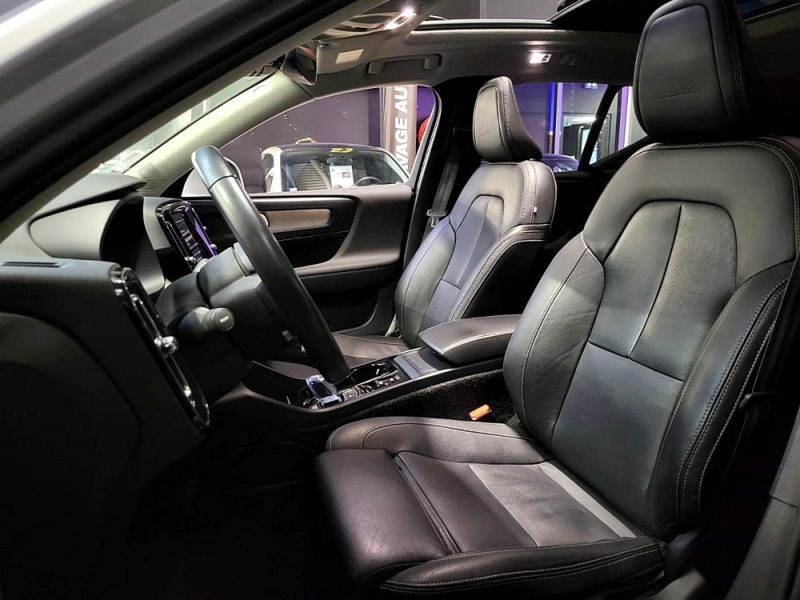 VOLVO XC40 D3 150cv GEARTRONIC8 INSCRIPTION LUXE / 1ER MAIN / SUIVI VOLVO / TOIT OUVRANT / CARP