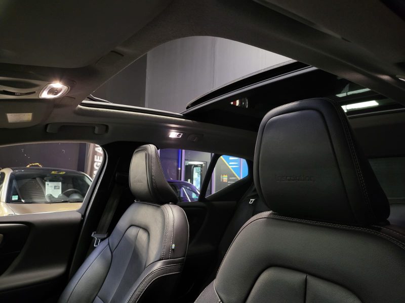 VOLVO XC40 D3 150cv GEARTRONIC8 INSCRIPTION LUXE / 1ER MAIN / SUIVI VOLVO / TOIT OUVRANT / CARP