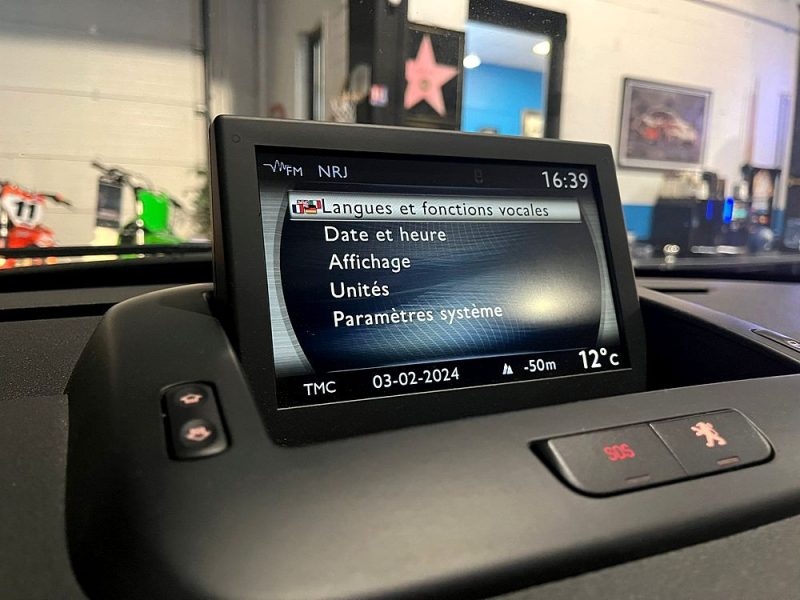 PEUGEOT 3008 HYBRID4 FELINE 163 cv TOIT PANO / AFF TETE HAUTE / MODE DE CONDUITE