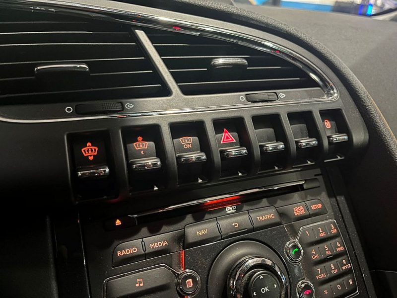 PEUGEOT 3008 HYBRID4 FELINE 163 cv TOIT PANO / AFF TETE HAUTE / MODE DE CONDUITE