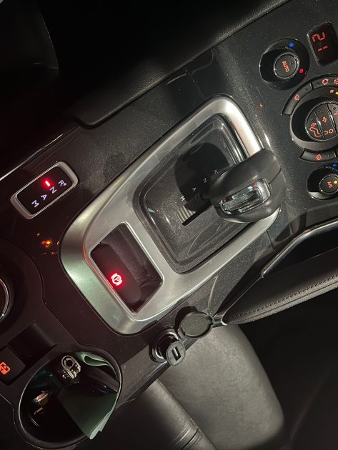 PEUGEOT 3008 HYBRID4 FELINE 163 cv TOIT PANO / AFF TETE HAUTE / MODE DE CONDUITE