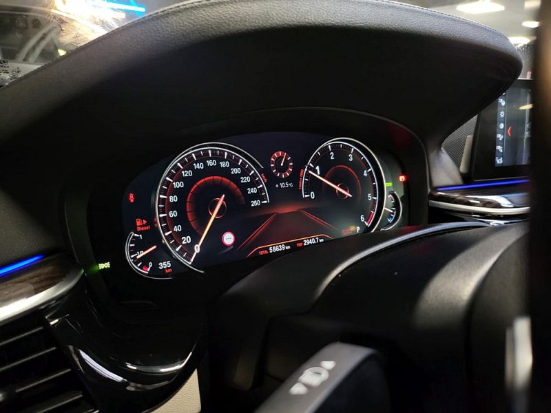 BMW SERIE 520d xDrive 190cv LUXURY LINE / SUIVI BMW / 360 / TOIT OUVRANT / CUIR ELEC ET CHAUFFANTS