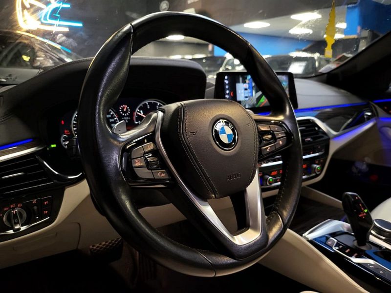 BMW SERIE 520d xDrive 190cv LUXURY LINE / SUIVI BMW / 360 / TOIT OUVRANT / CUIR ELEC ET CHAUFFANTS