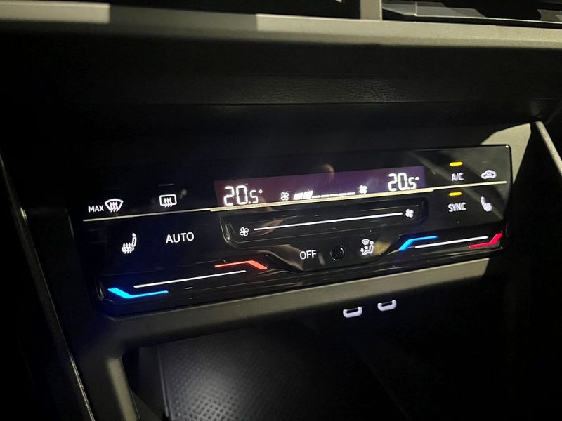 VOLKSWAGEN POLO VI 1.0 TSI 95 CV STYLE CAMERA / KEYLESS GO / SIEGES CHAUFFANT