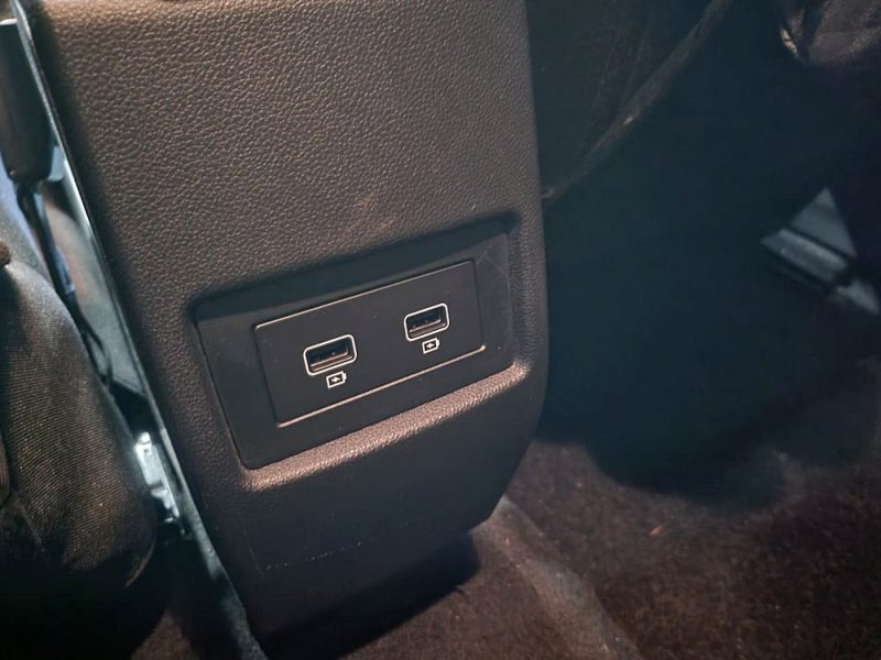 DACIA DUSTER 1.3 TCe 150cv EDC PRESTIGE / CAMERA 360 / CARPLAY SANS FIL / ATTELAGE 