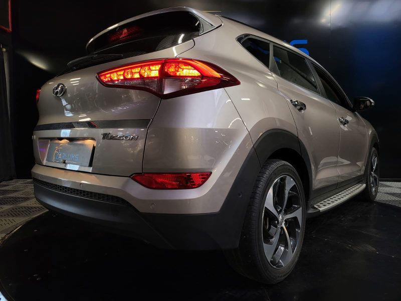 HYUNDAI TUCSON 1.7 CRDi 140cv EXECUTIVE /SIEGE+VOLANT CHAUFFANT+PARK ASSIST+TOIT OUVRANT/
