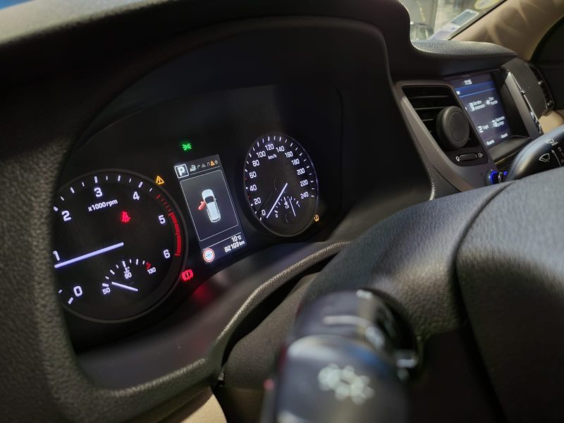 HYUNDAI TUCSON 1.7 CRDi 140cv EXECUTIVE /SIEGE+VOLANT CHAUFFANT+PARK ASSIST+TOIT OUVRANT/