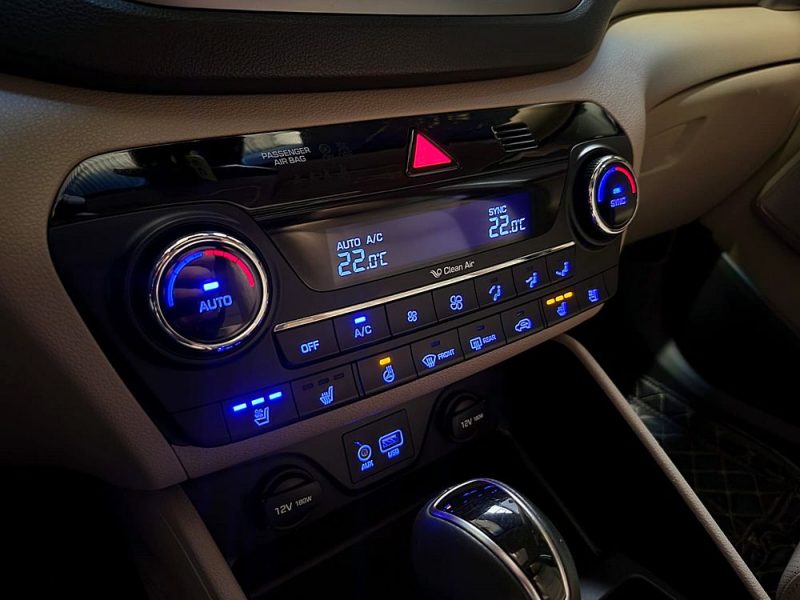 HYUNDAI TUCSON 1.7 CRDi 140cv EXECUTIVE /SIEGE+VOLANT CHAUFFANT+PARK ASSIST+TOIT OUVRANT/