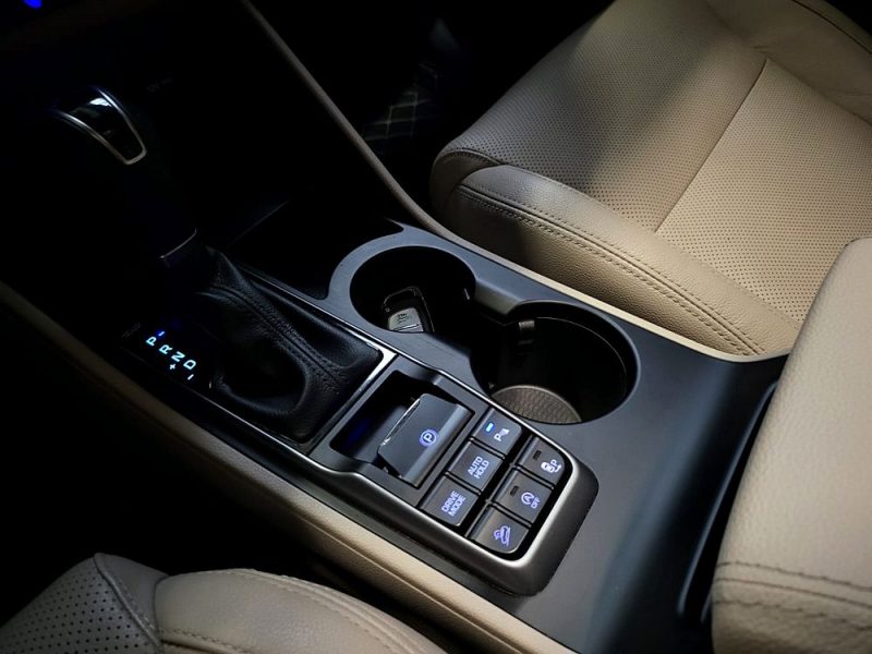 HYUNDAI TUCSON 1.7 CRDi 140cv EXECUTIVE /SIEGE+VOLANT CHAUFFANT+PARK ASSIST+TOIT OUVRANT/