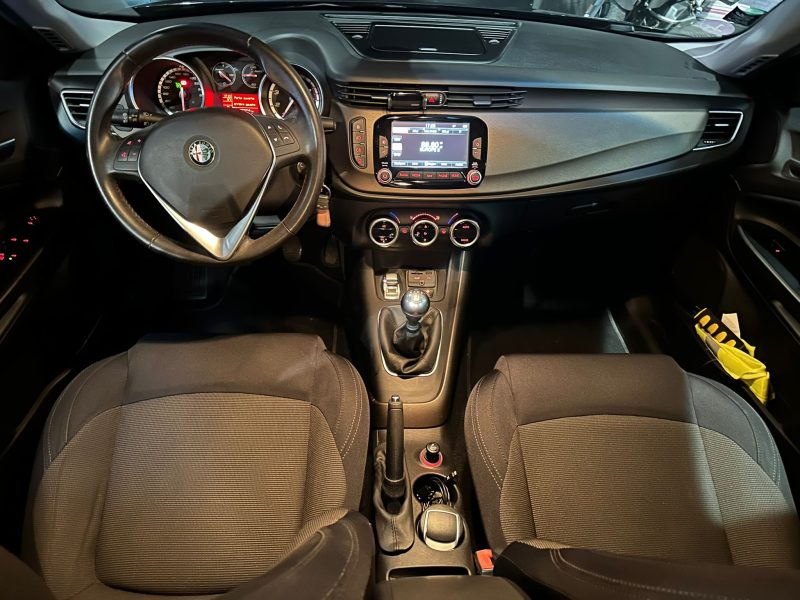 1.4 T-jet Distinctive / Radar de Recul / Bluetooth