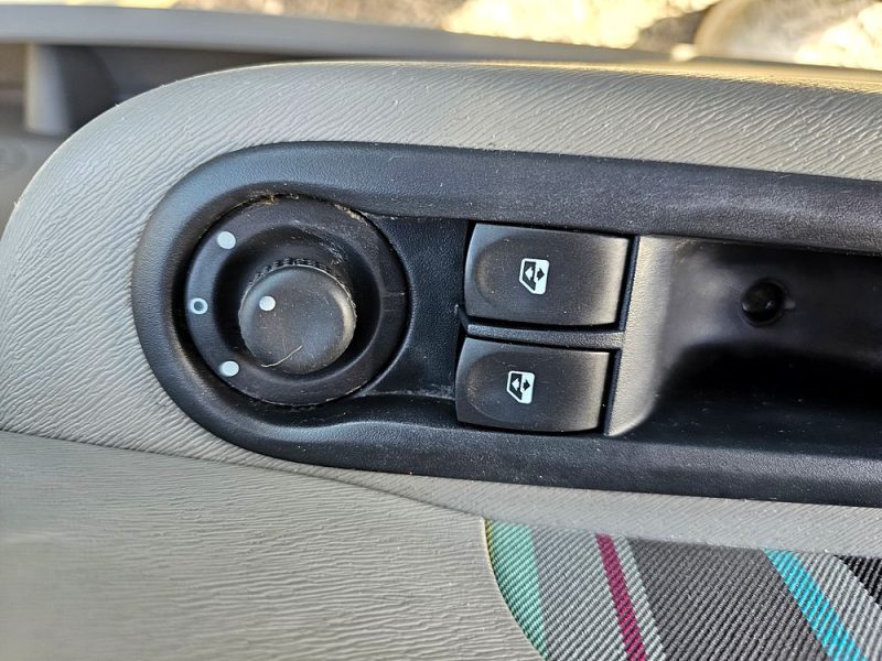 RENAULT TWINGO 1.5 DCI 75 CH CLIM 