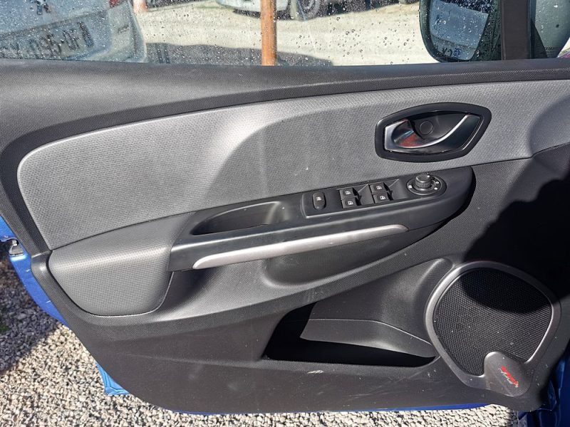 RENAULT CLIO IV 1,2TCE 120CH GT2015