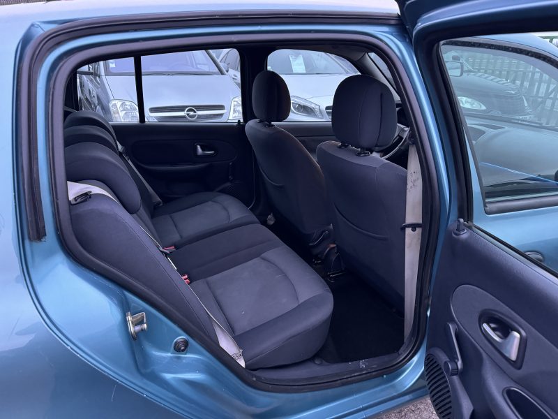 RENAULT CLIO II 2003