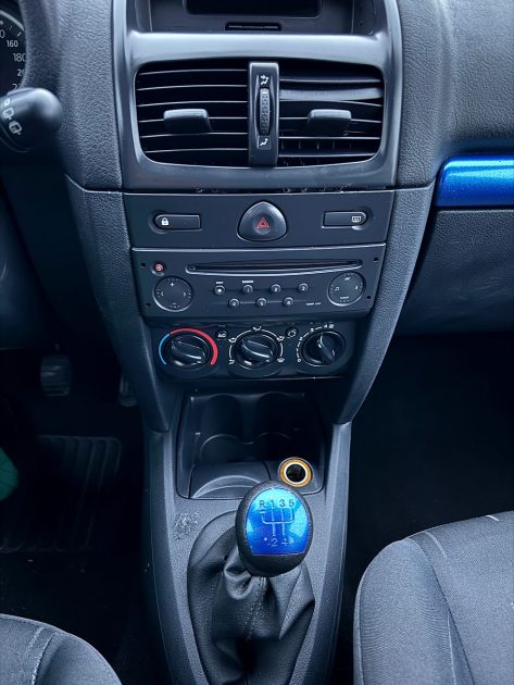 RENAULT CLIO II 2003