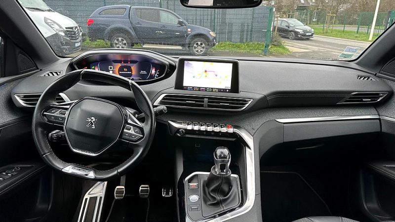 PEUGEOT 3008 GT LINE