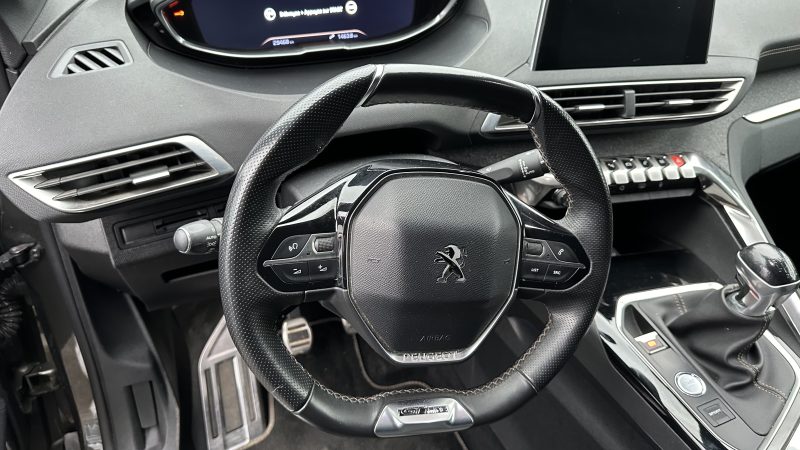 PEUGEOT 3008 GT LINE