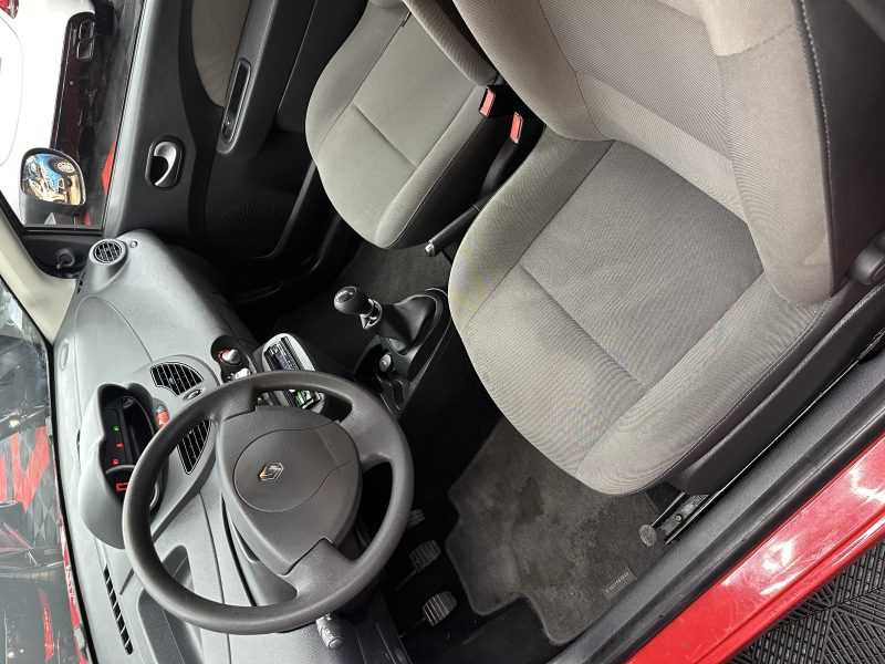 RENAULT TWINGO II 2011