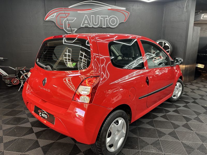 RENAULT TWINGO II 2011