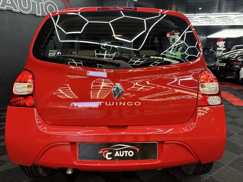 RENAULT TWINGO II 2011