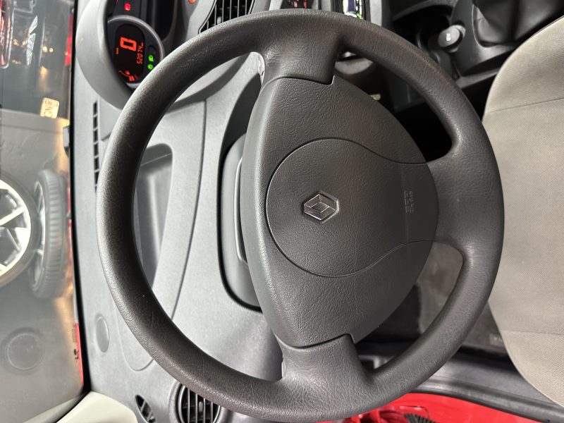 RENAULT TWINGO II 2011