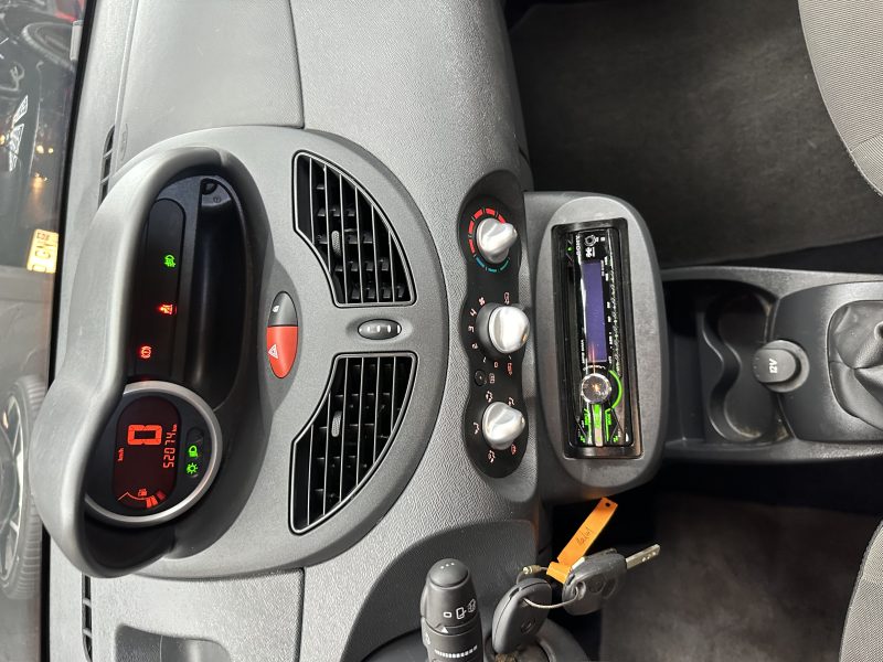 RENAULT TWINGO II 2011