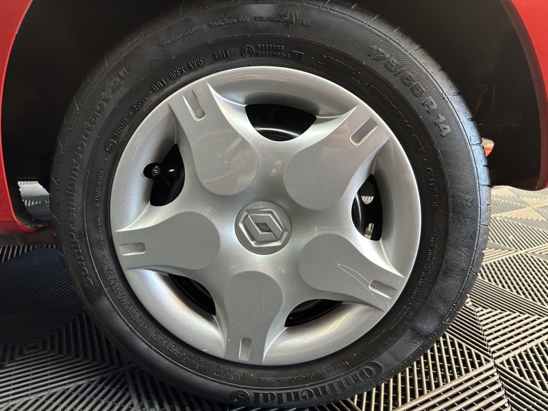 RENAULT TWINGO II 2011