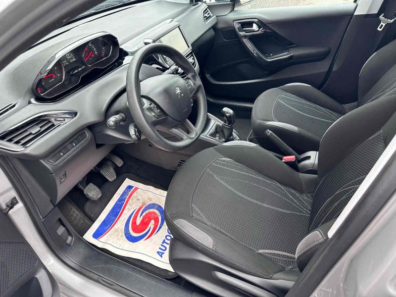 PEUGEOT 208 1.4 HDI 68 CV 4 CV CT.OK GARANTIE 12 MOIS IDÉAL JEUNE PERMIS 