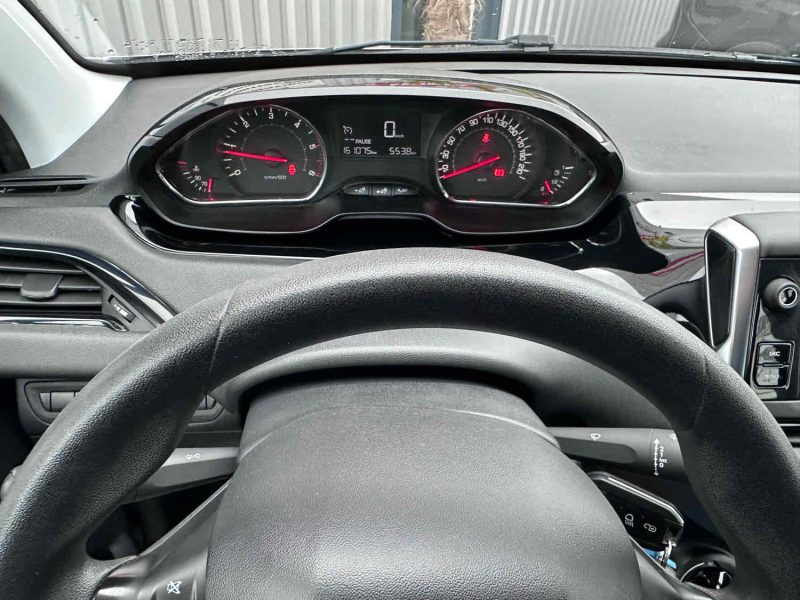 PEUGEOT 208 1.4 HDI 68 CV 4 CV CT.OK GARANTIE 12 MOIS IDÉAL JEUNE PERMIS 