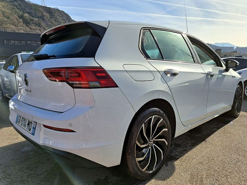 VOLKSWAGEN GOLF VIII 2021