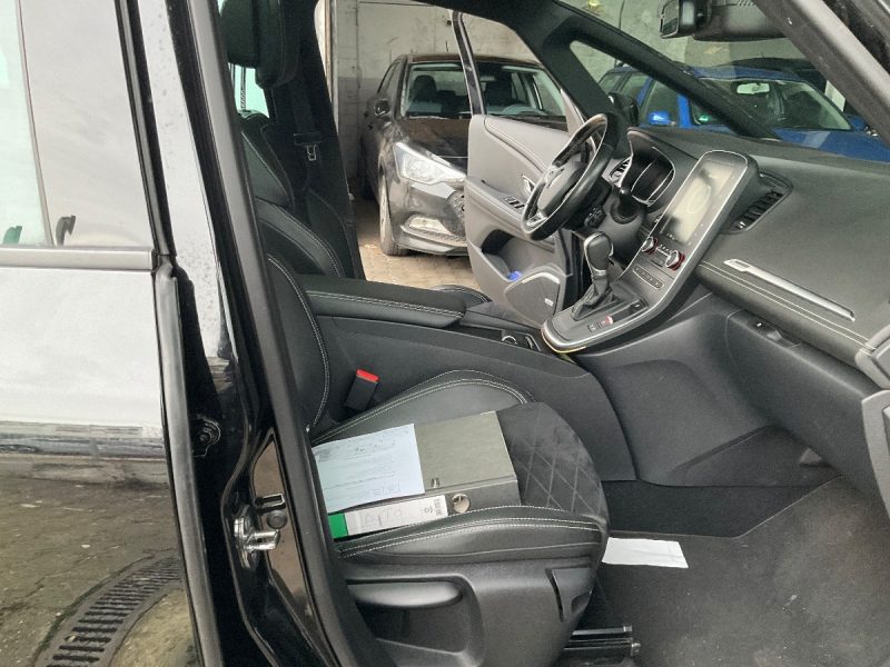 Renault Grand Scenic 1.3 TCe Black Edition