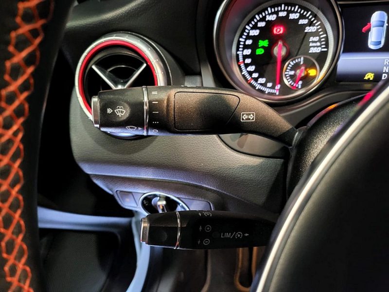 MERCEDES-BENZ CLA 200 156cv Fascination 7G-DCT // APPLE CARPLAY/CAMERA DE RECUL/SIEGES CHAUFFANT