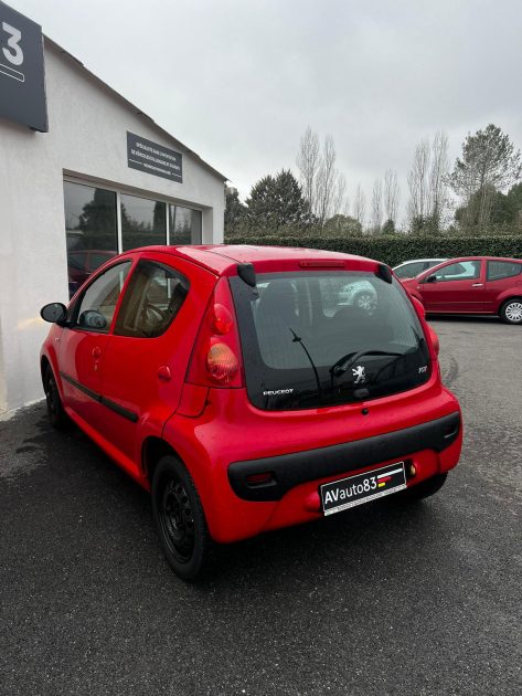 Peugeot  107 Urban 1.0 2012