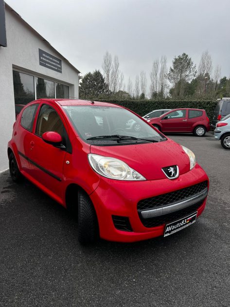 Peugeot  107 Urban 1.0 2012