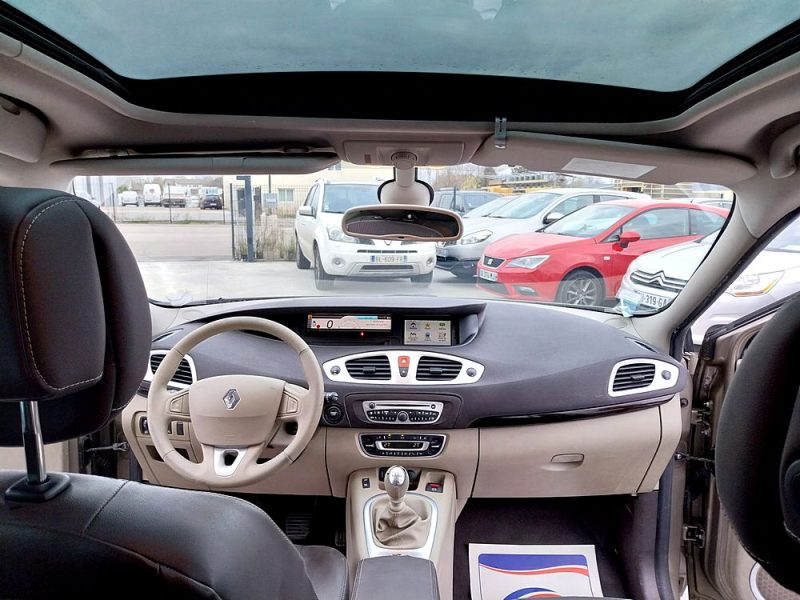 RENAULT SCÉNIC III 1.9 dCi 130 Privilege 7 places