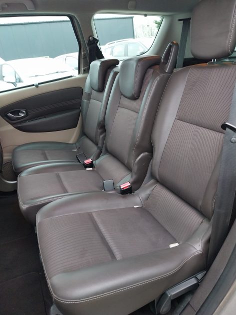 RENAULT SCÉNIC III 1.9 dCi 130 Privilege 7 places