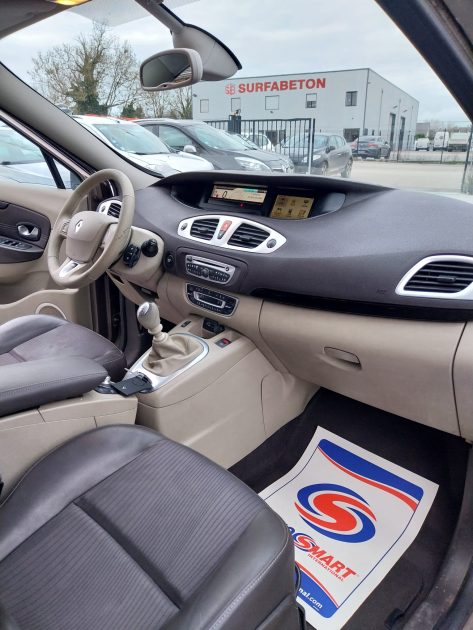 RENAULT SCÉNIC III 1.9 dCi 130 Privilege 7 places