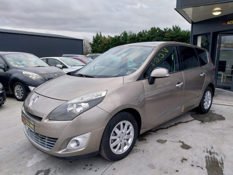 RENAULT SCÉNIC III 1.9 dCi 130 Privilege 7 places