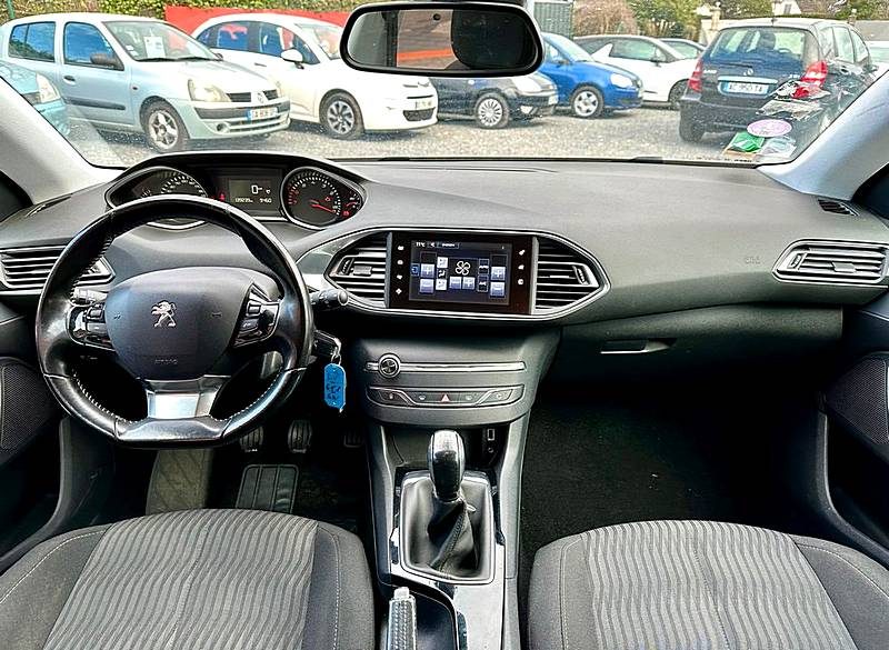 PEUGEOT 308 SW II 1.2L essence 110cv ACTIVE / REVISER_GARANTIE