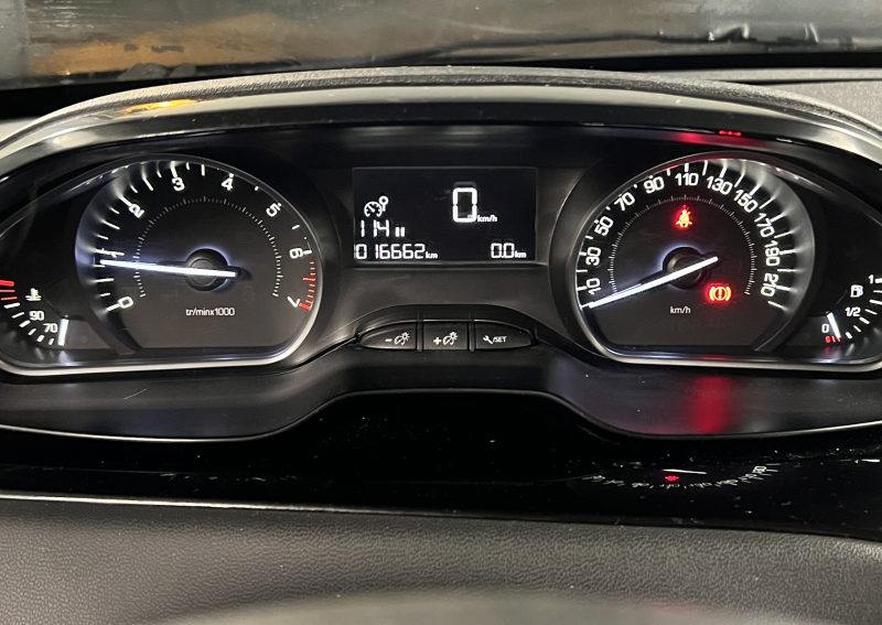 PEUGEOT 208 PHASE 2 II 1.2 82 Cv 1ERE MAIN / 16 600 Kms ECRAN TACTILE CRIT AIR 1 - GARANTIE 1 AN